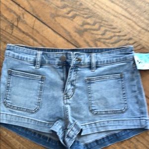 New billabong shorts size 26 very cute